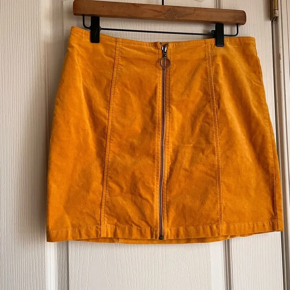 Forever 21 Suede Mustard Yellow Skirt Size Large - Picture 1 of 3